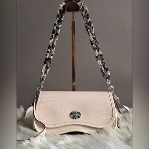 CK113 - Coach Wavy Dinky Bag in Coachtopia Leather